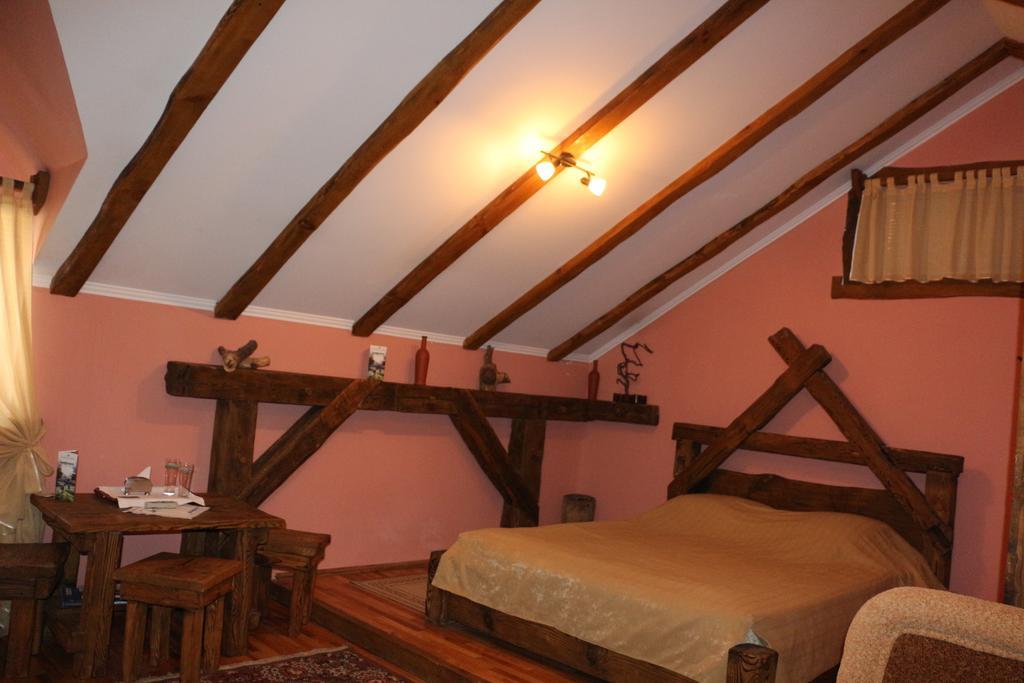 Eco Grill Hotel Restaurant Aquarius Lvov Pokoj fotografie